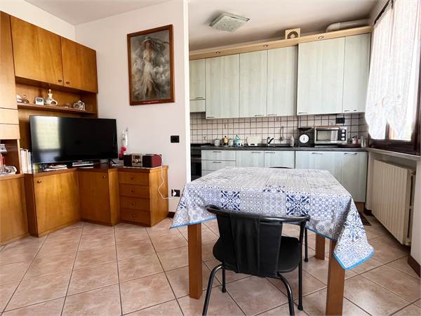 Appartamento al piano primo con terrazzo