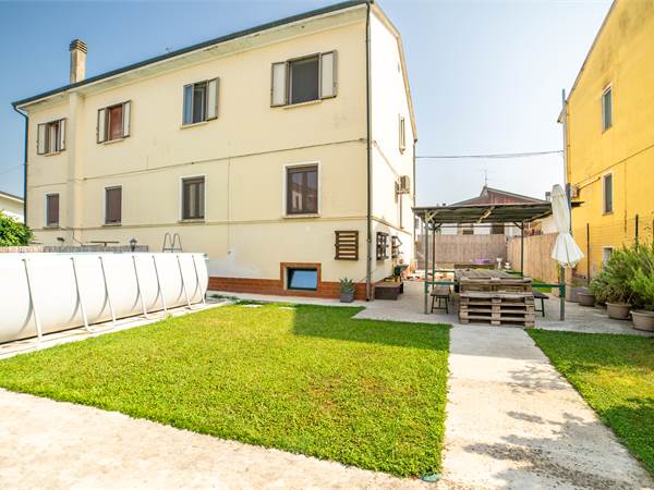 Il tuo rifugio con giardino nel cuore di Porto Mantovano