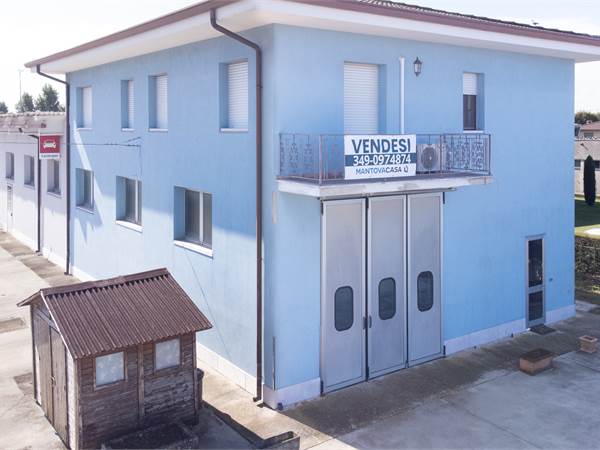 Capannone con abitazione su lotto indipendente di 1.800 mq