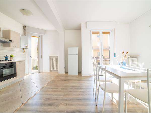 Appartamento trilocale ristrutturato con doppio balcone