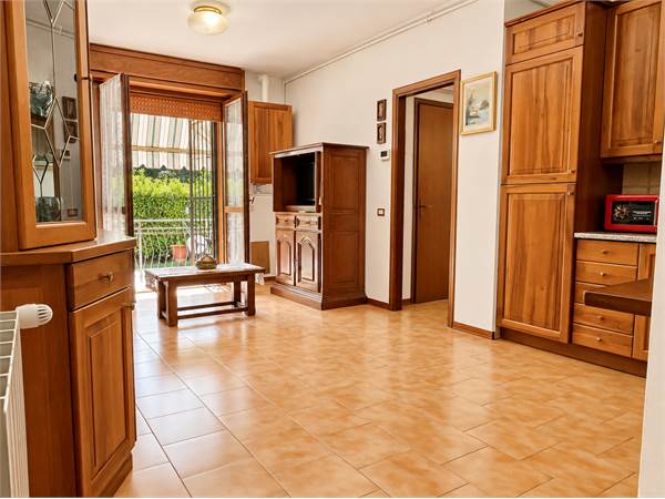 Trilocale arredato con garage collegato